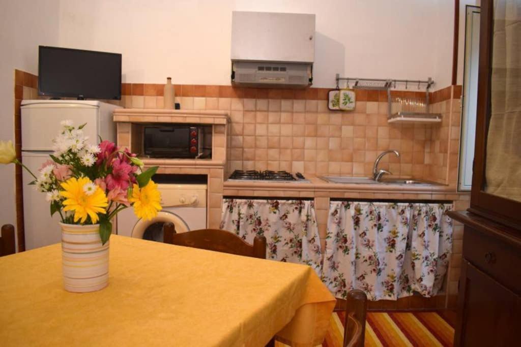 Domus - Casa Vacanza B&B Veroli Bagian luar foto