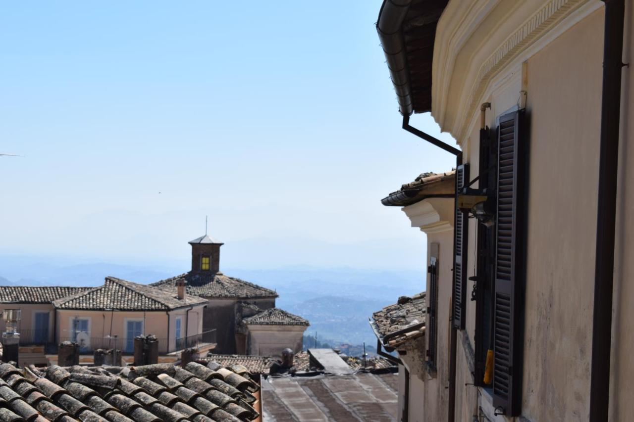 Domus - Casa Vacanza B&B Veroli Bagian luar foto